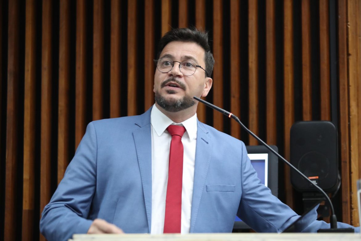 Deputado Arilson denuncia sigilo no TCE e falta de transparência sobre programa “Olho Vivo” do Governo Ratinho Jr.