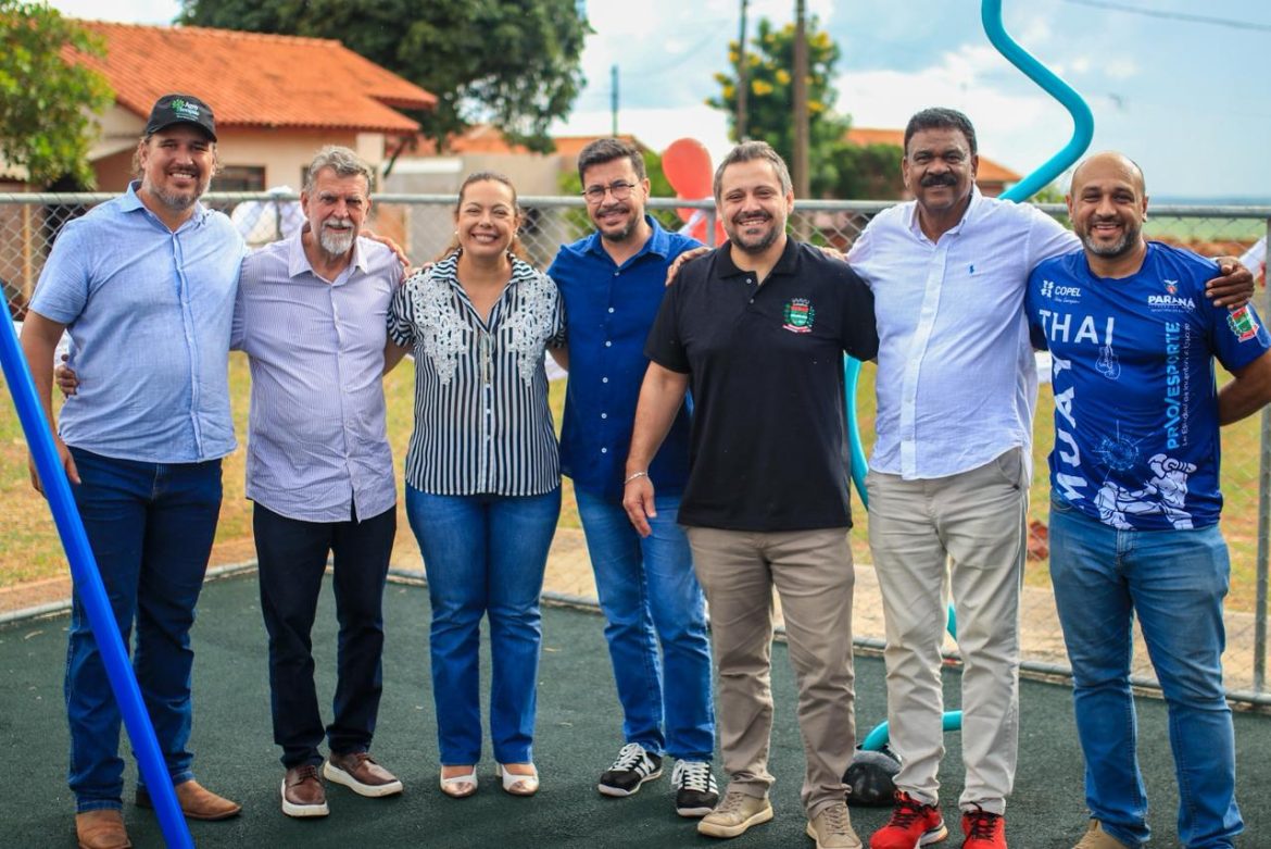 Deputado Arilson garante novo parquinho infantil para Centenário do Sul