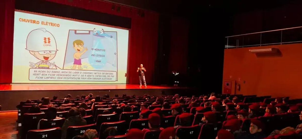 Arapongas recebe palestra sobre consumo consciente de energia elétrica