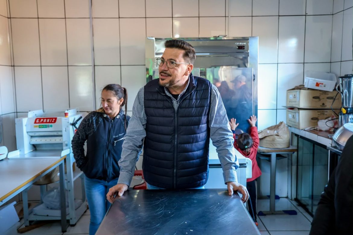 Deputado Arilson entrega cozinha comunitária para assentamento de Santa Maria do Oeste
