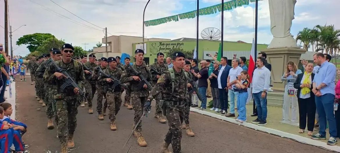 Celebração do Dia da Independência em Marilândia do Sul